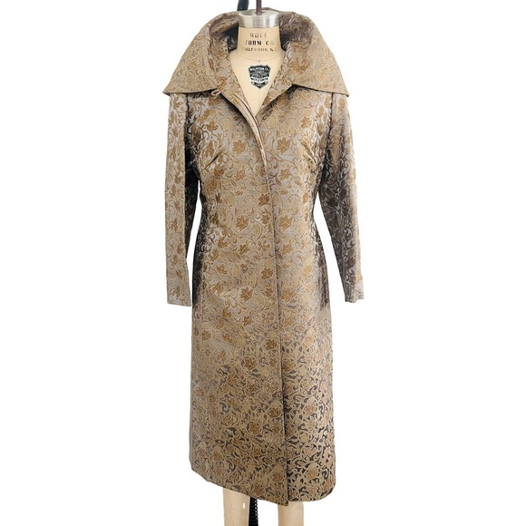 🛑SOLD VINTAGE Satin Brocade Coat in Gold Size S - Picture 3 of 7